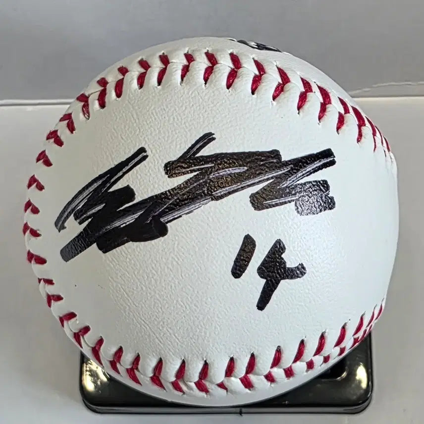 [BUNJANG] Ryu Seung-min Doosan Bears Autographed Baseball / 류승민 두산 로고볼 싸인볼