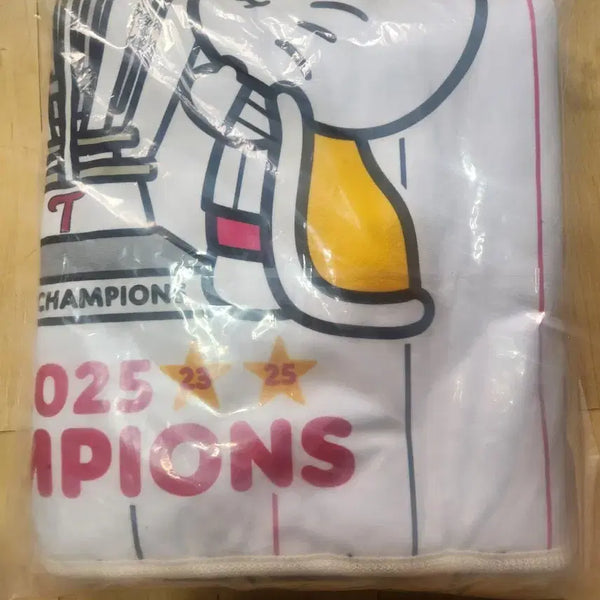[BUNJANG] LG Twins x Hello Kitty 2025 Champion Blanket / lg 트윈스 (헬로키티) 2025 챔피언 담요