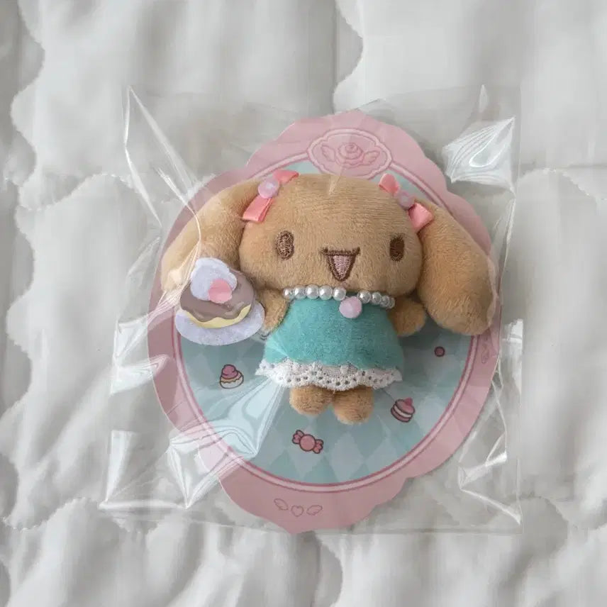 [BUNJANG] Sanrio Cinnamoroll Sweet Cafe Mocha Brooch Plush / 산리오 시나모롤 스위트카페 모카 브로치 인형