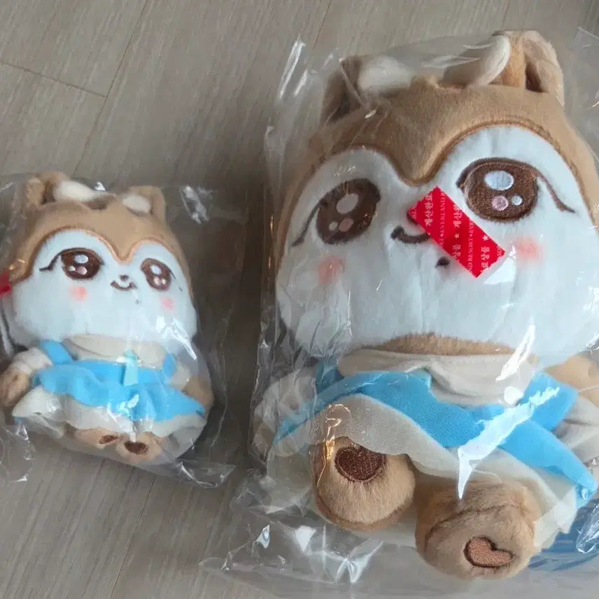 [BUNJANG] IVE Everland Mini-v Dalie Plush & Keychain Bundle Set / 일괄)아이브 에버랜드 미니브 달이 캐스트 플러시,키링 팝니다
