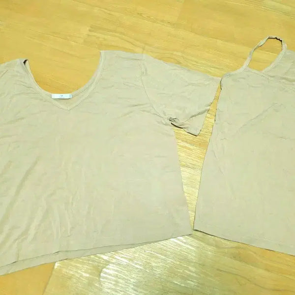 [BUNJANG] Sleeveless and Short-Sleeve T-Shirt Set / 나시.티 세트 새거 66까지