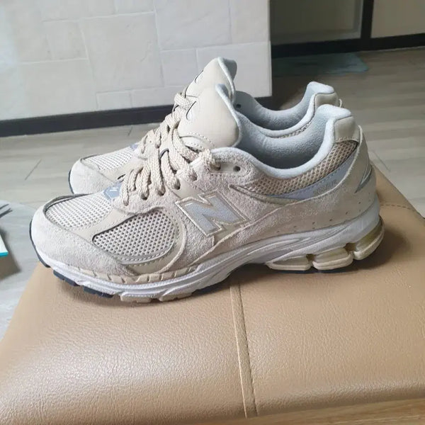 [BUNJANG] New Balance 2002R Beige Suede Sneakers (245) / 뉴발란스 2002R 베이지 스웨이드 운동화(245)