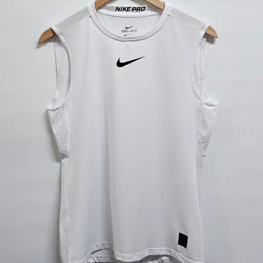 [BUNJANG] Nike Pro Dri-FIT Sleeveless T-Shirt - White - Size M / 나이키 프로드라이핏 기능성 민소매티셔츠 M