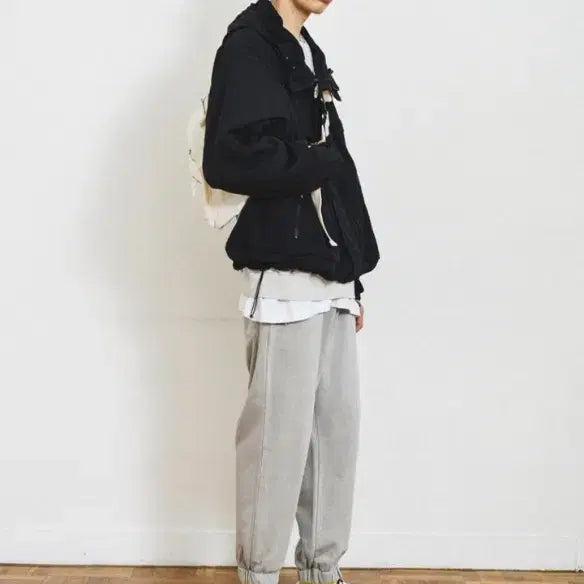 [BUNJANG] Musinsa Approaching Hood Windbreaker Black / 무신사 바람막이-트래블 어프로칭 후드 윈드 브레이커 블랙 S