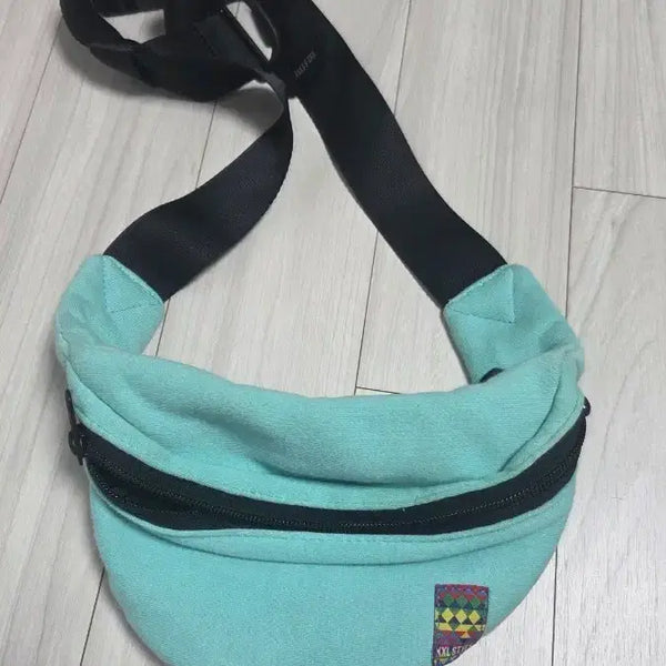 [BUNJANG] Mint Hip Pack Crossbody Bag / 힙색 민트 크로스백