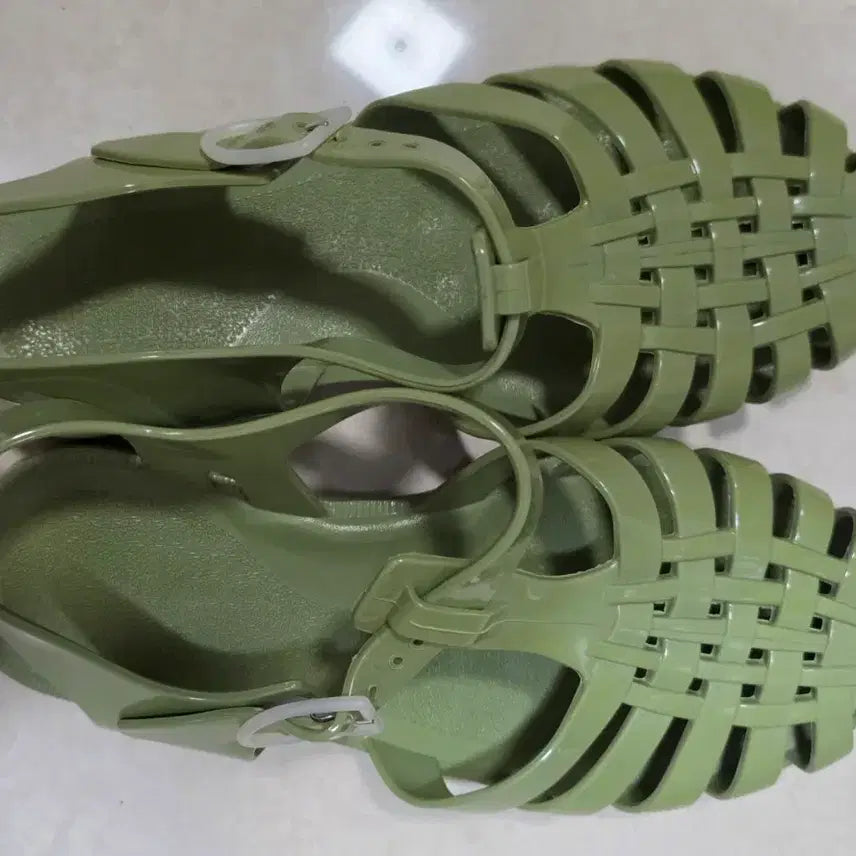 [BUNJANG] MEdUSSE Jelly Shoes Khaki Size 38 (240) / 메듀즈 젤리 슈즈 카키 38 (240)