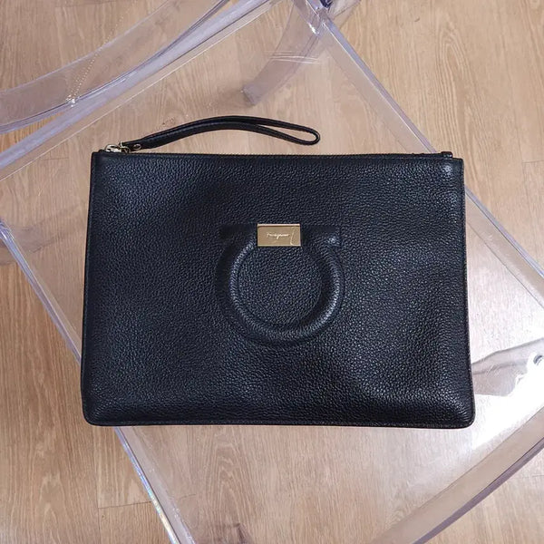 [BUNJANG] Salvatore Ferragamo Gancini Clutch Bag Black / 페라가모 간치니 클러치백 블랙
