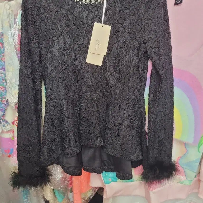 [BUNJANG] Black Lace Pearl Embellished Puff Sleeve Blouse / 블랙 레이스 진주 장식 퍼프소매 수입