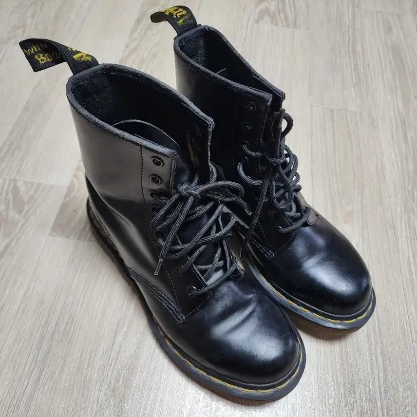 [BUNJANG] Dr. Martens 1460 8-Eyelet Boots Black Leather / 닥터마틴 1460 8홀 부츠 블랙