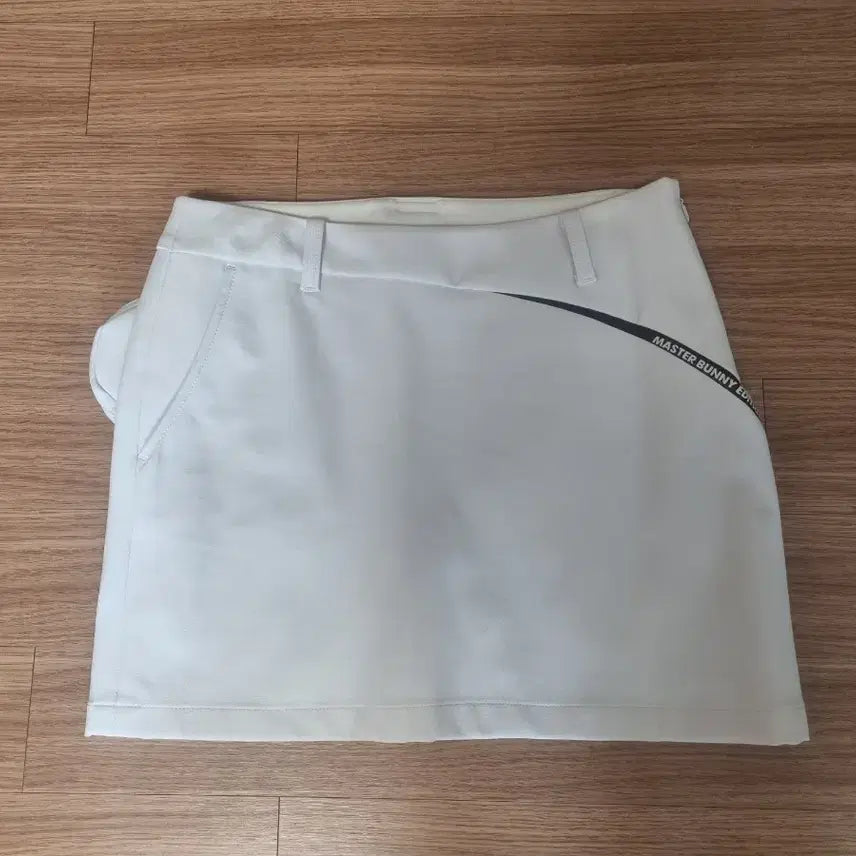 [BUNJANG] Master Bunny Edition White Golf Skirt Size 0 (25-inch Waist) / 마스터바니 에디션 골프 스커트 화이트 0사이즈 25인치