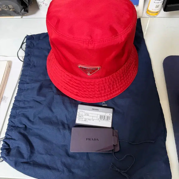 [BUNJANG] Prada Red Bucket Hat / 프라다 버킷햇 레드