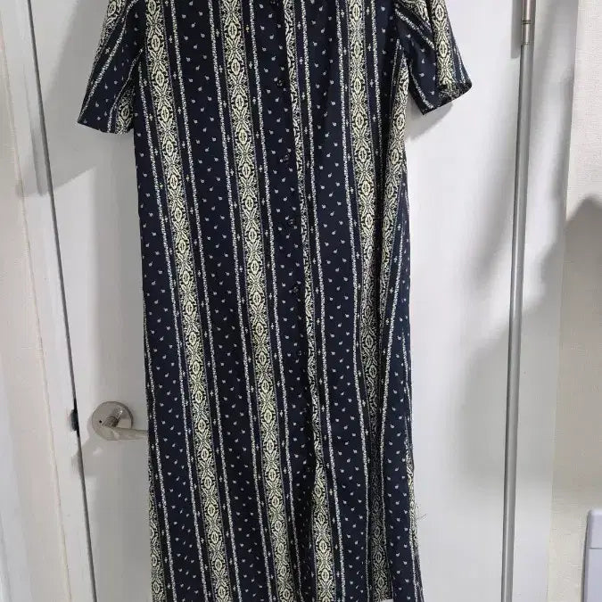 [BUNJANG] Navy Vintage Pattern Shirt Style Long Dress / 편하게 입기좋은 셔츠형 롱원피스