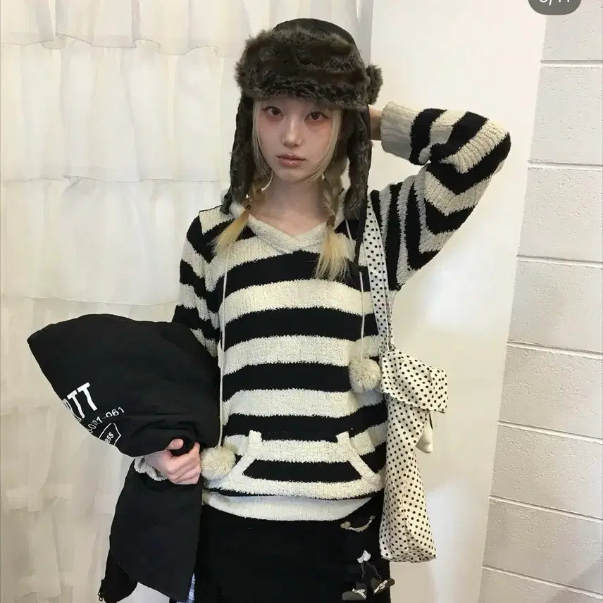 [BUNJANG] Vintage Pom Pom Hoodie / 빈티지 폼폼 후드티