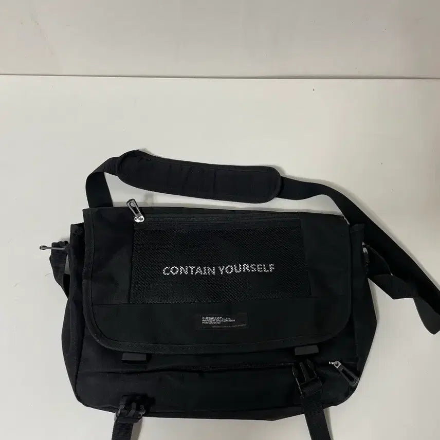[BUNJANG] Black Leather Crossbody Bag / 블랙 크로스백 가방