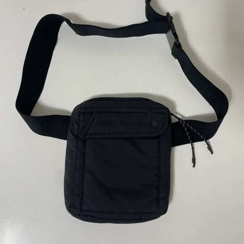[BUNJANG] NEPA Hipster Bag / NEPA 네파 힙생 가방 정품