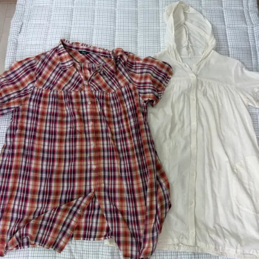 [BUNJANG] Cocomoori Suzko Kame Vintage Check Shirt + Ivory Shirt Set / 코코모리 / 스즈코 /카메빈티지 체크남방 + 아이보리 셔츠 세트
