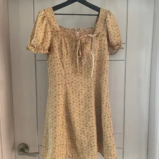 [BUNJANG] Floral Pattern Square Neck Dress / 플로럴 패턴 스퀘어넥 원피스