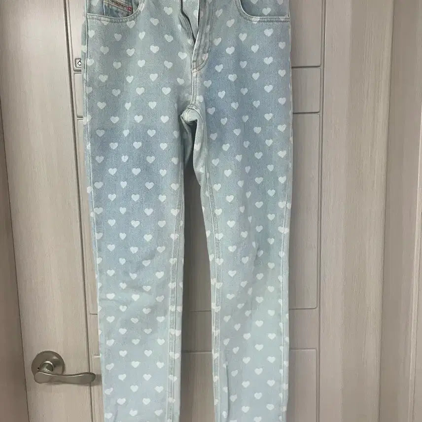 [BUNJANG] Light Blue Heart Pattern Jeans / 청바지 하트 패턴 연청