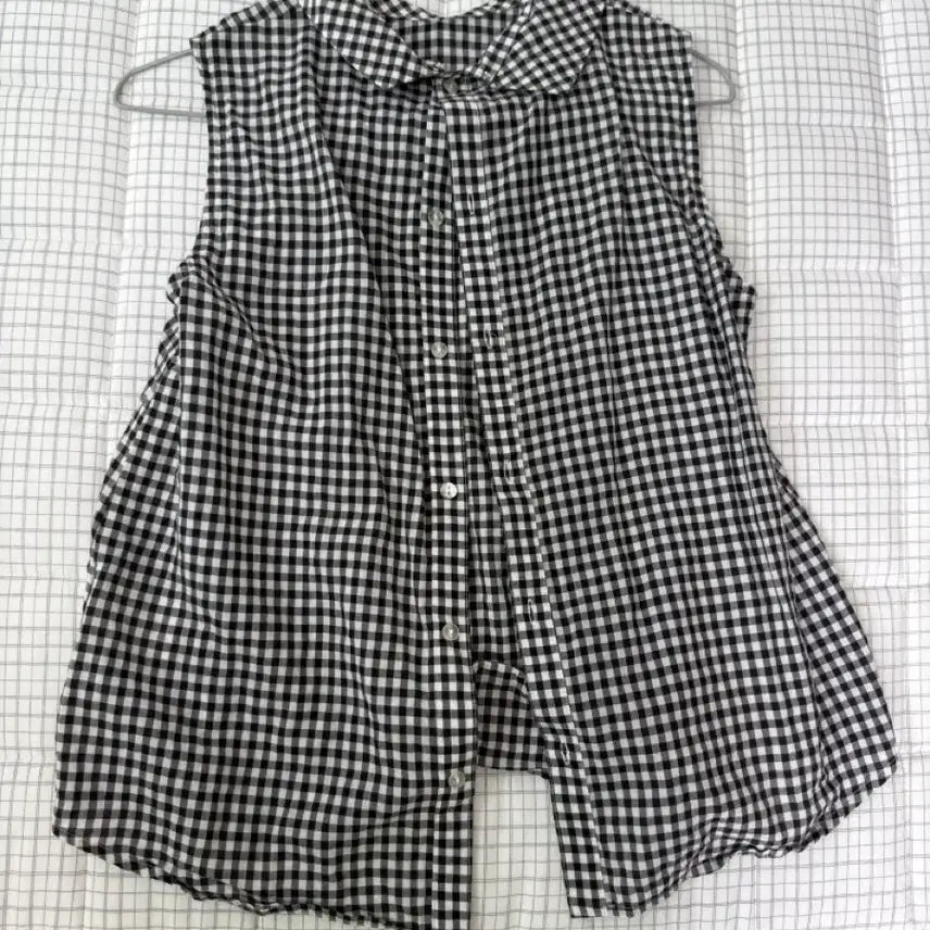 [BUNJANG] Cocomore Suzko Sleeveless Shirt Checkered Pattern / 코코모리 /카메/스즈코 체크무늬 민소매 셔츠