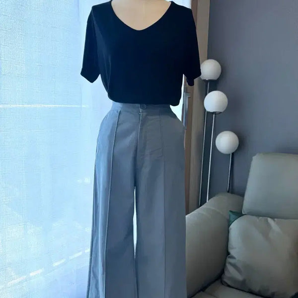 [BUNJANG] Black V-Neck T-Shirt + Light Wash Wide Leg Slacks Set / 블랙 브이넥 반팔티 + 연청 와이드 슬랙스