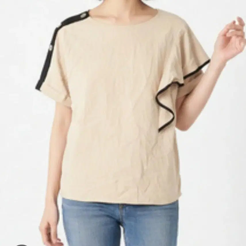[BUNJANG] Beige Frill Blouse / 베이지색 프릴 블라우스