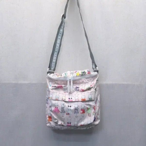 [BUNJANG] Lesportsac Rabbit Pattern Crossbody Bag / 레스포삭 토끼 패턴 크로스백