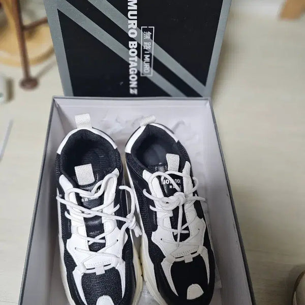 [BUNJANG] Muro Botagones 255 Black & White Height-Increasing Sneakers / 무로 보타곤즈 255 블랙 화이트  키높이 스니커즈 운동화  공용