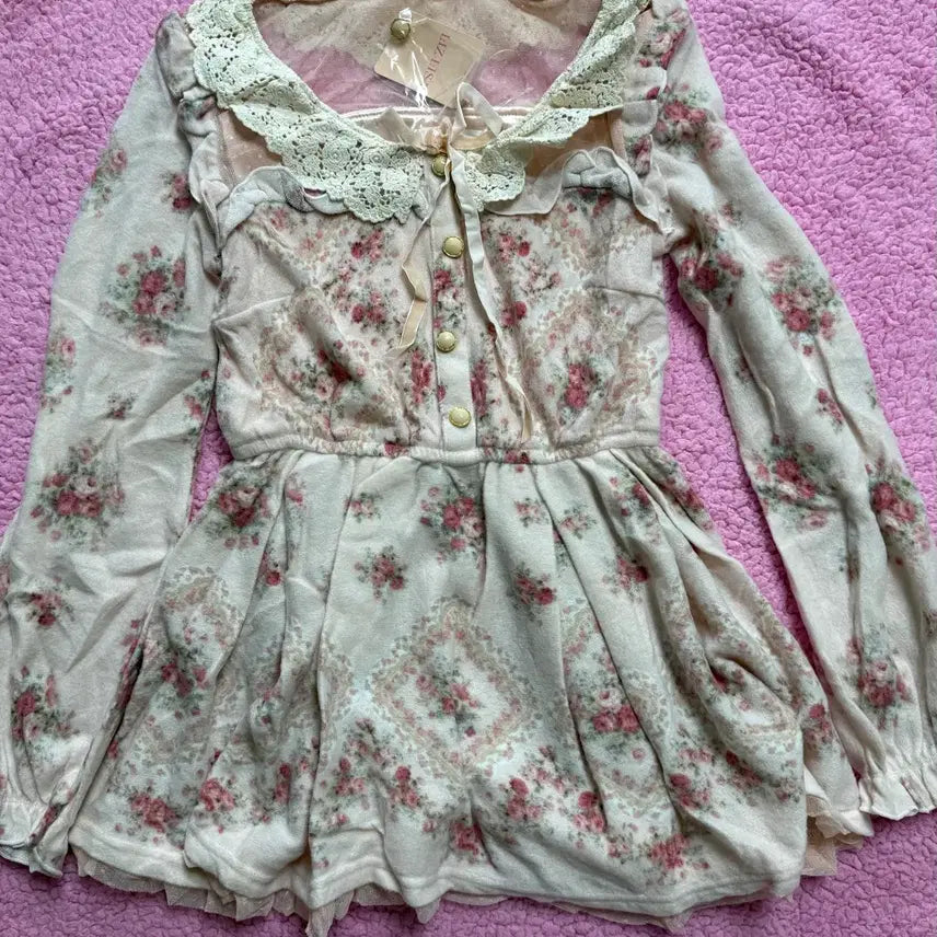 [BUNJANG] Liz Lisa Vintage Rose Print Lace Collar Blouse / 리즈리사 고전 핀터깔 대대장 히메카지 라떼갸루 히메갸루딸기우유 블라우스