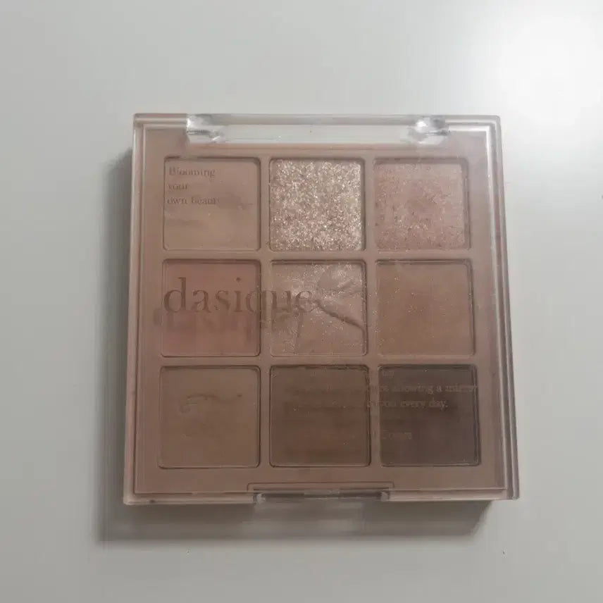 [BUNJANG] Dasique Shadow Palette 24 Muted Nuts / 데이지크 섀도우 팔레트 24 뮤티드 넛츠 판매