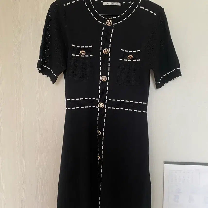 [BUNJANG] Black Button Colorblock Knit Dress / 블랙 버튼 배색 니트 원피스