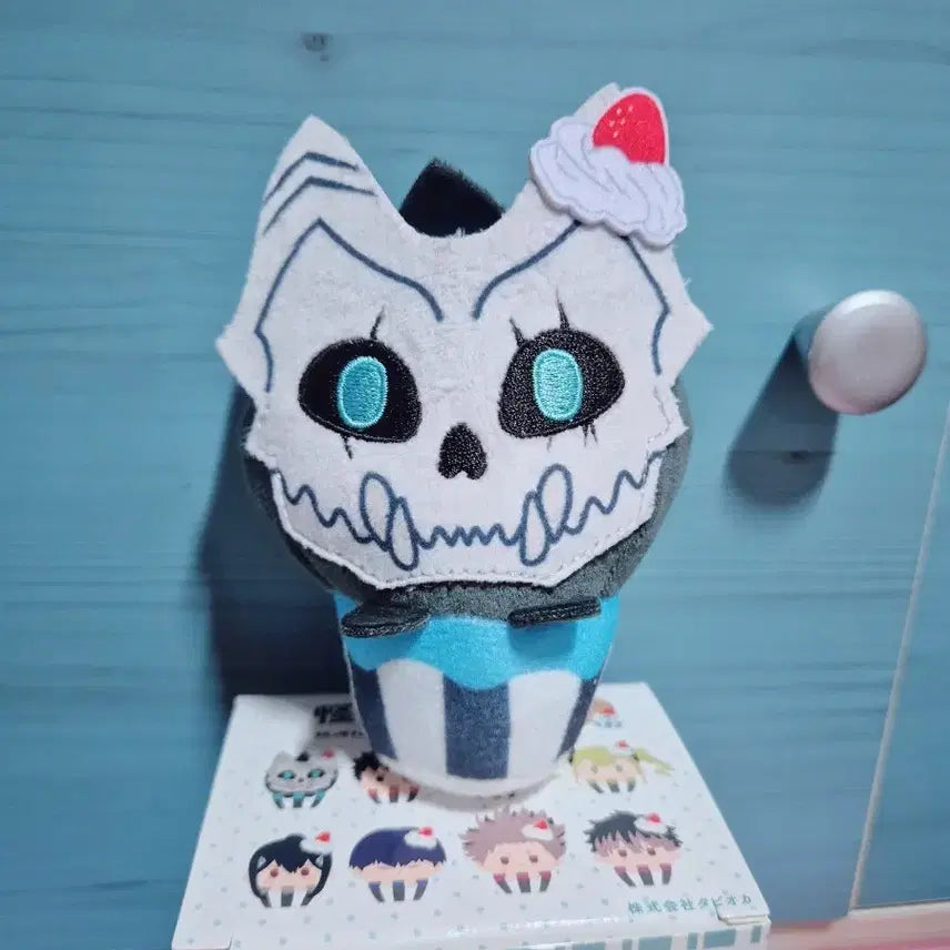 [BUNJANG] Kaiju No. 8 Kafka Hibino Taponui Cupcake Charm / 괴수8호 컵케익 컵케이크 타피누이 판매합니다(카프카 괴수8호 버전)