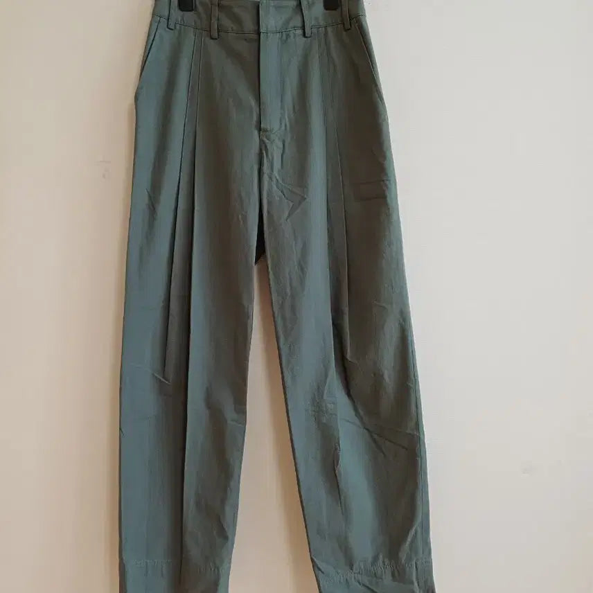 [BUNJANG] Ethos Cotton Slacks Pants M Khaki / 미착용 에토스 핀턱 면바지 M 판매합니다