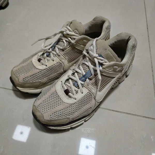 [BUNJANG] Nike Zoom Vomero 5 Oatmeal Running Shoes (275) / 나이키 줌 보메로5 오트밀 275
