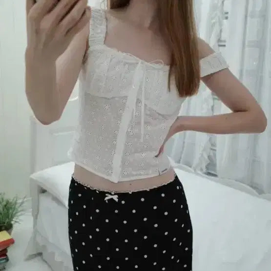 [BUNJANG] Dry Rose Punching Button Blouse / 드라이로즈 펀칭 버튼 블라우스