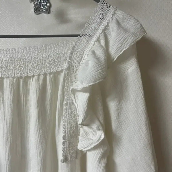 [BUNJANG] White Lace Shirring Blouse / 레이스 셔링 블라우스