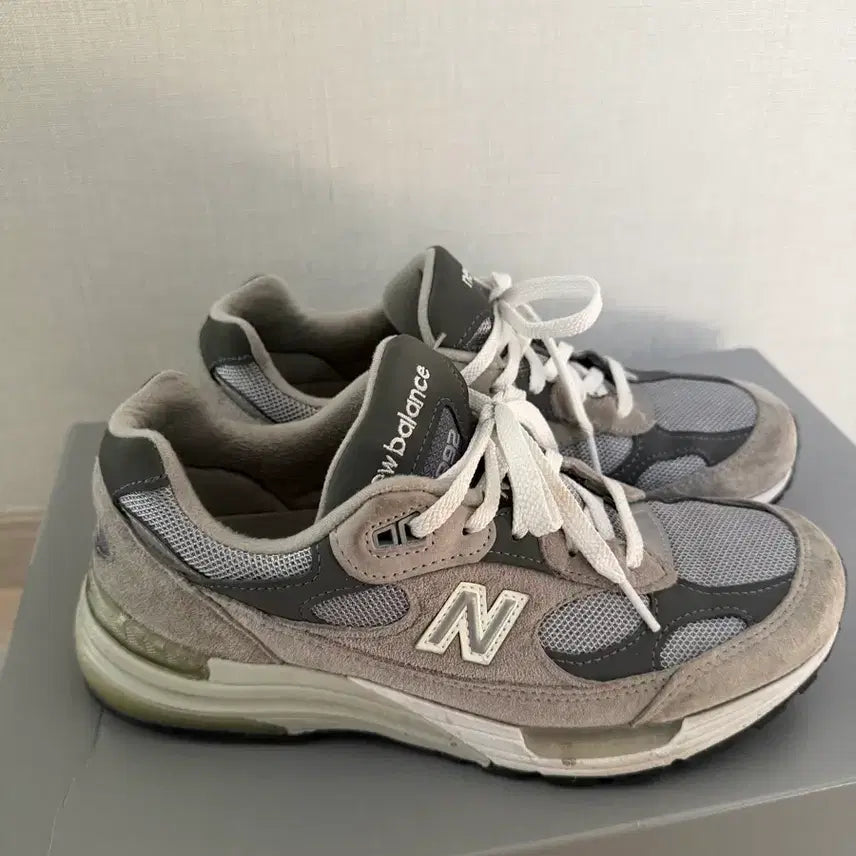 [BUNJANG] New Balance 992 Made in USA Grey D Standard Sneakers / 뉴발란스 992 메이드 인 USA 그레이 - D 스탠다드 250
