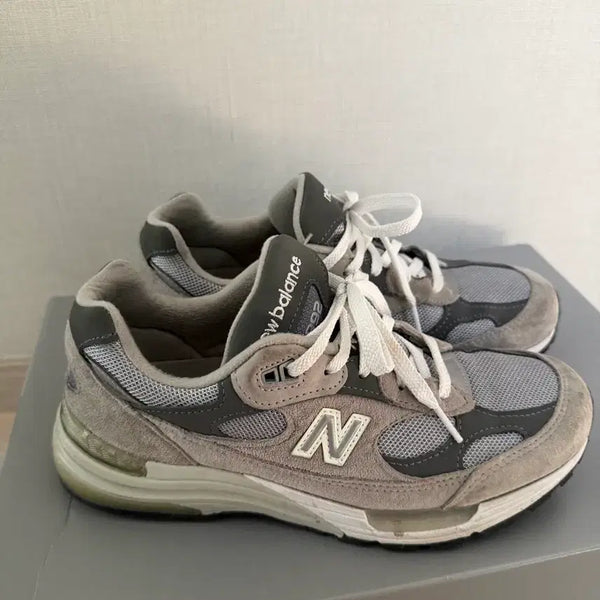 [BUNJANG] New Balance 992 Made in USA Grey D Standard Sneakers / 뉴발란스 992 메이드 인 USA 그레이 - D 스탠다드 250