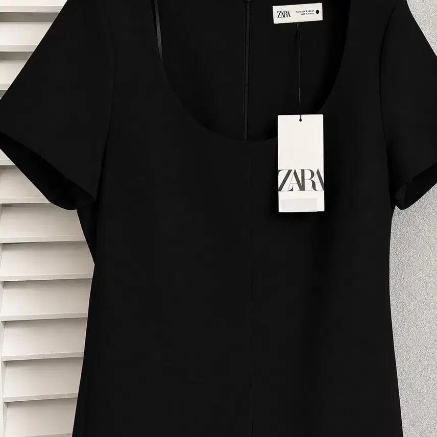 [BUNJANG] ZARA Black Short-Sleeve Dress / (새상품) ZARA 자라 블랙 반팔 원피스 하객룩 오피스룩 정장룩 파티룩