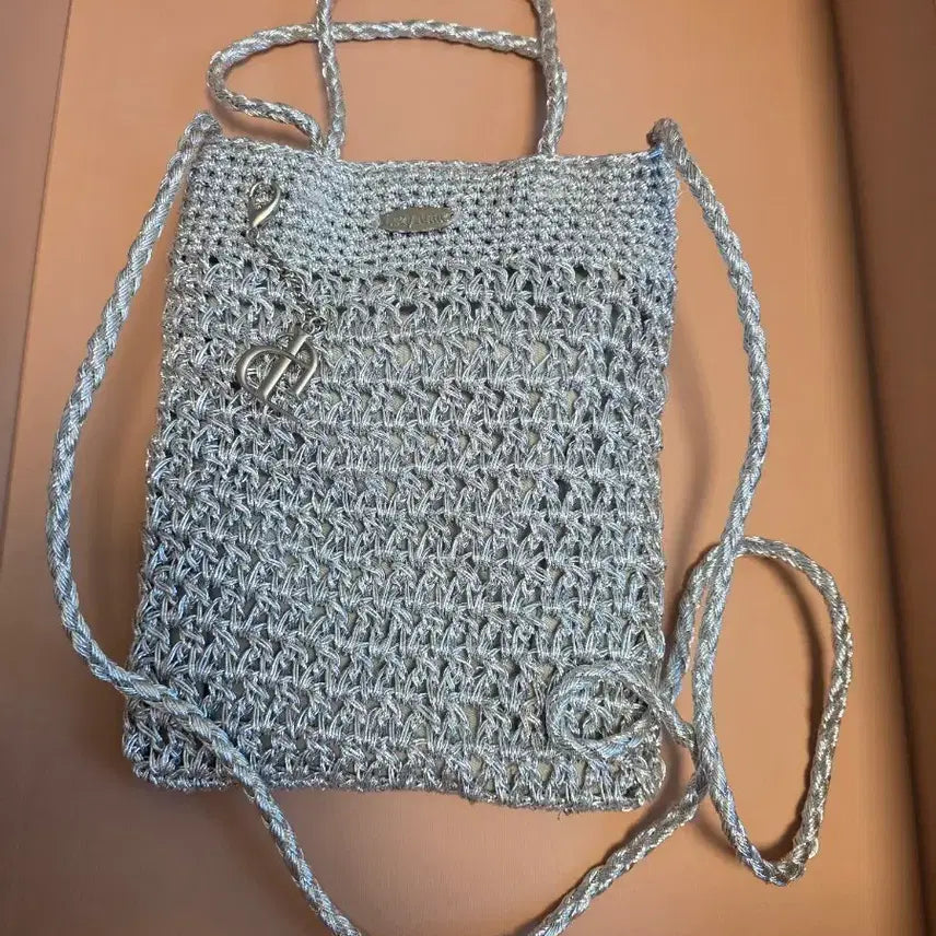 [BUNJANG] Lazyand Silver Knit Bag / 레이지앤 실버 니트백
