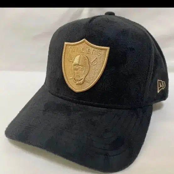 [BUNJANG] New Era Raiders K-Frame Suede Gold Logo Baseball Cap / 뉴에라 레이더스 금장