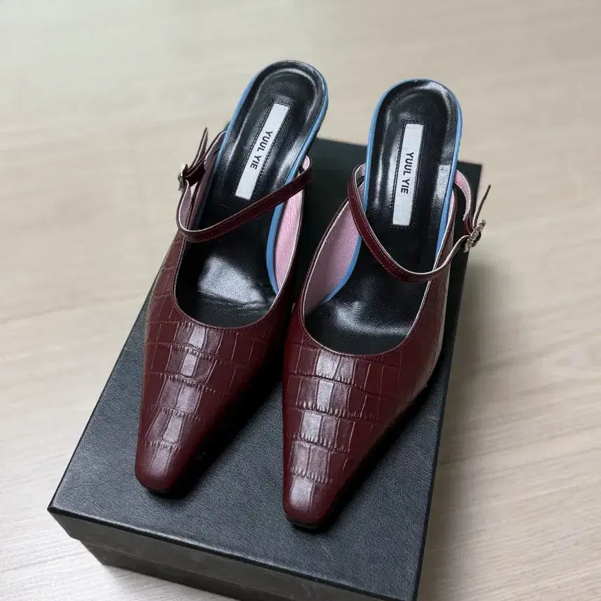 [BUNJANG] YUUL YIE Crocodile Pattern Strap Heeled Sandals / YUUL YIE 율이에 구두 샌들 슈즈