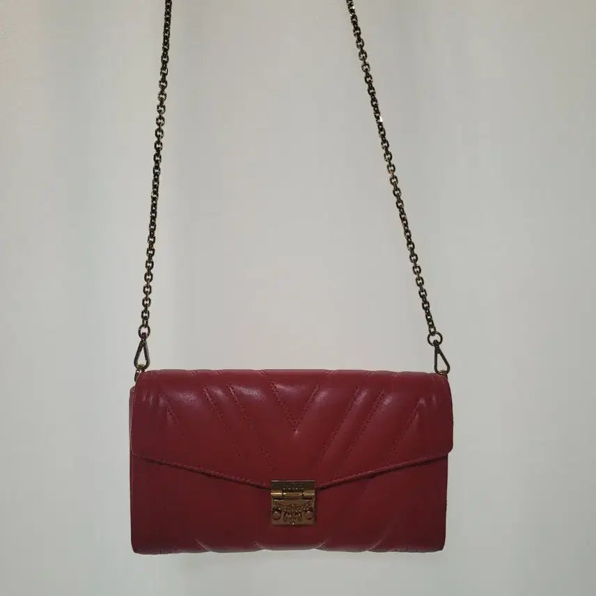 [BUNJANG] MCM Quilted Chain Shoulder Bag Red / mcm 금장 로고 퀼팅 체인 숄더백 레드