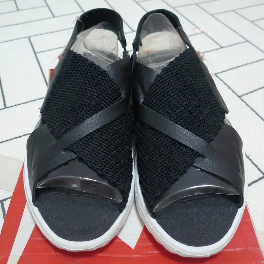 [BUNJANG] Nike Women's Sandals Size 270 (Fits 250-255) / 나이키 여성용 샌들 270(실측250~255)