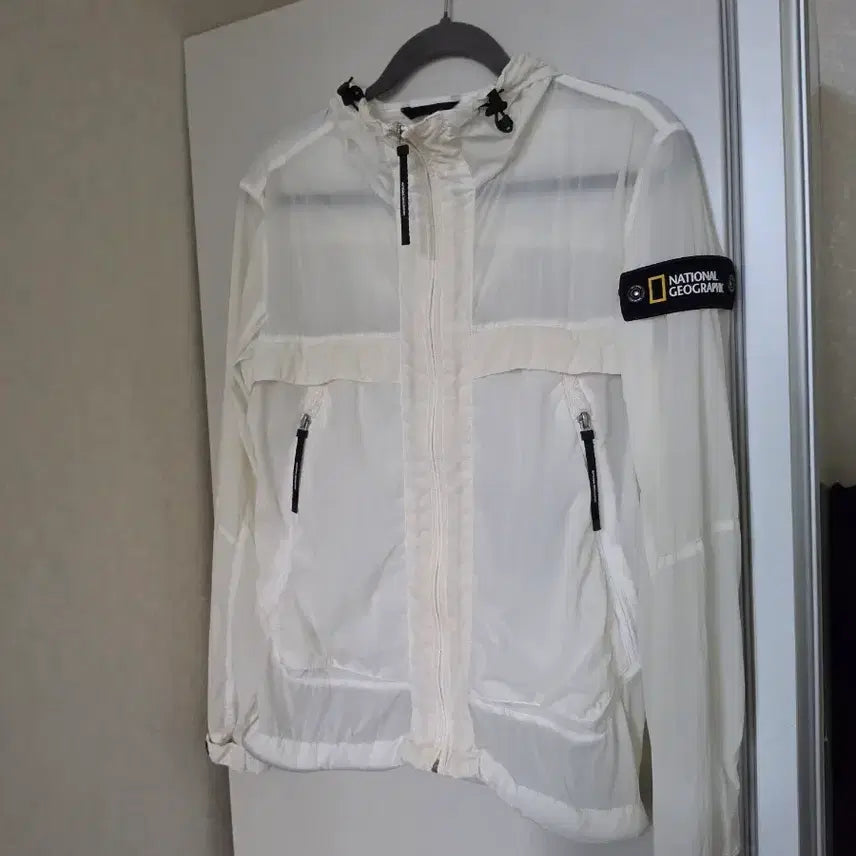 [BUNJANG] National Geographic White Windbreaker Jacket / 내셔널지오그래픽 바람막이 자켓 화이트