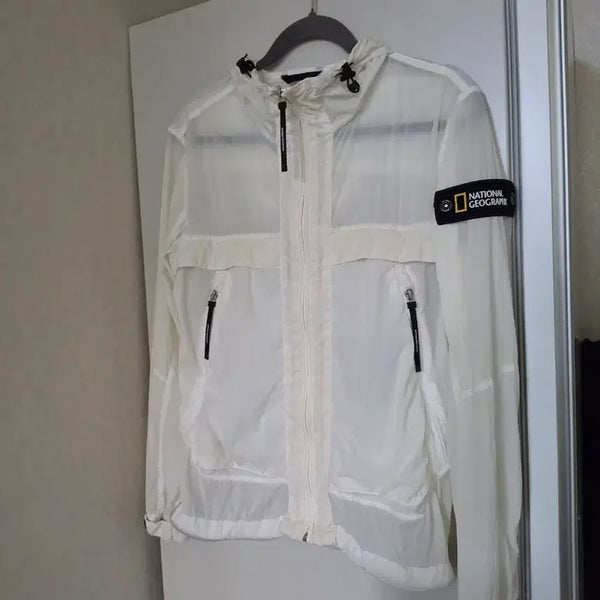 [BUNJANG] National Geographic White Windbreaker Jacket / 내셔널지오그래픽 바람막이 자켓 화이트