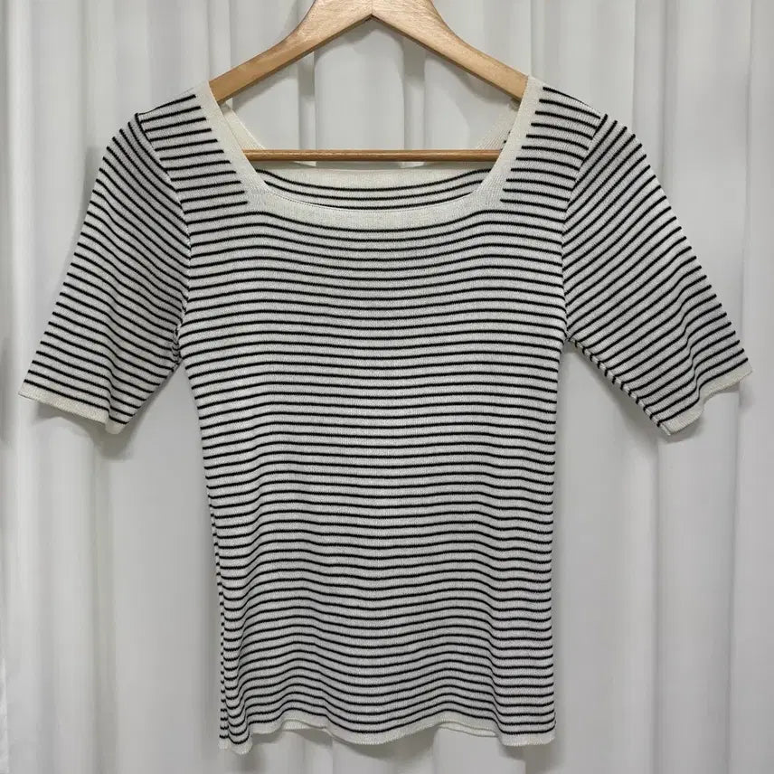 [BUNJANG] Striped Square Neck Short Sleeve Knit Top / 스트라이프 스퀘어넥 반팔 니트