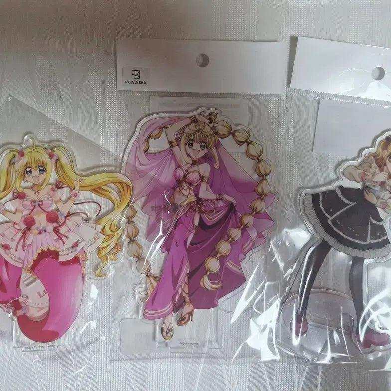 [BUNJANG] Peach Girl Lucia Acrylic Stand 3 Types Bundle Set / 피치피치핏치 루치아 아크릴스탠드 3종 일괄