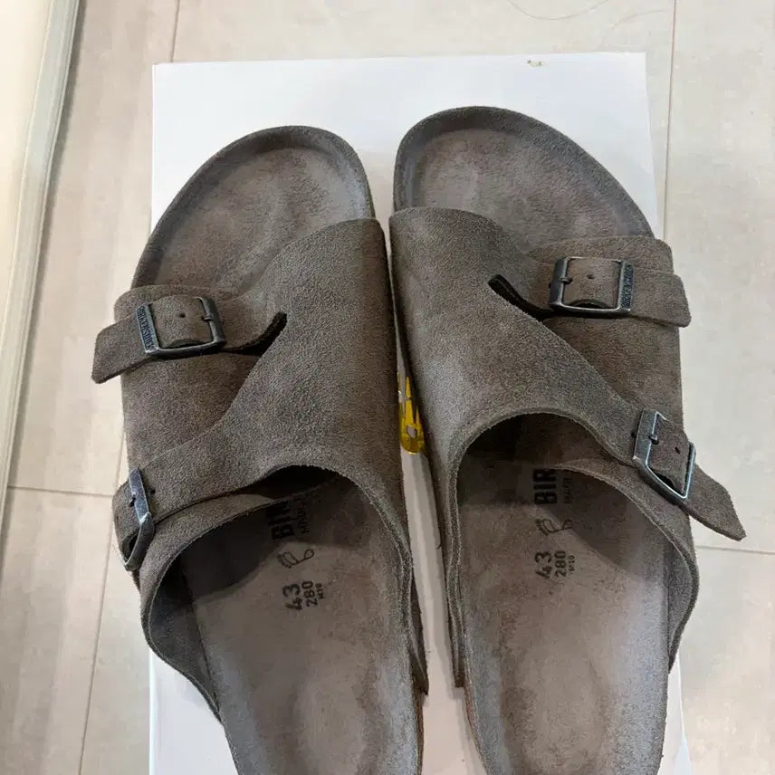 [BUNJANG] Birkenstock Zurich Standard Exclusive Concrete Grey Size 43 / 저널 스탠다드 별주 버켄스탁 취리히 43사이즈 콘크리트 그레이