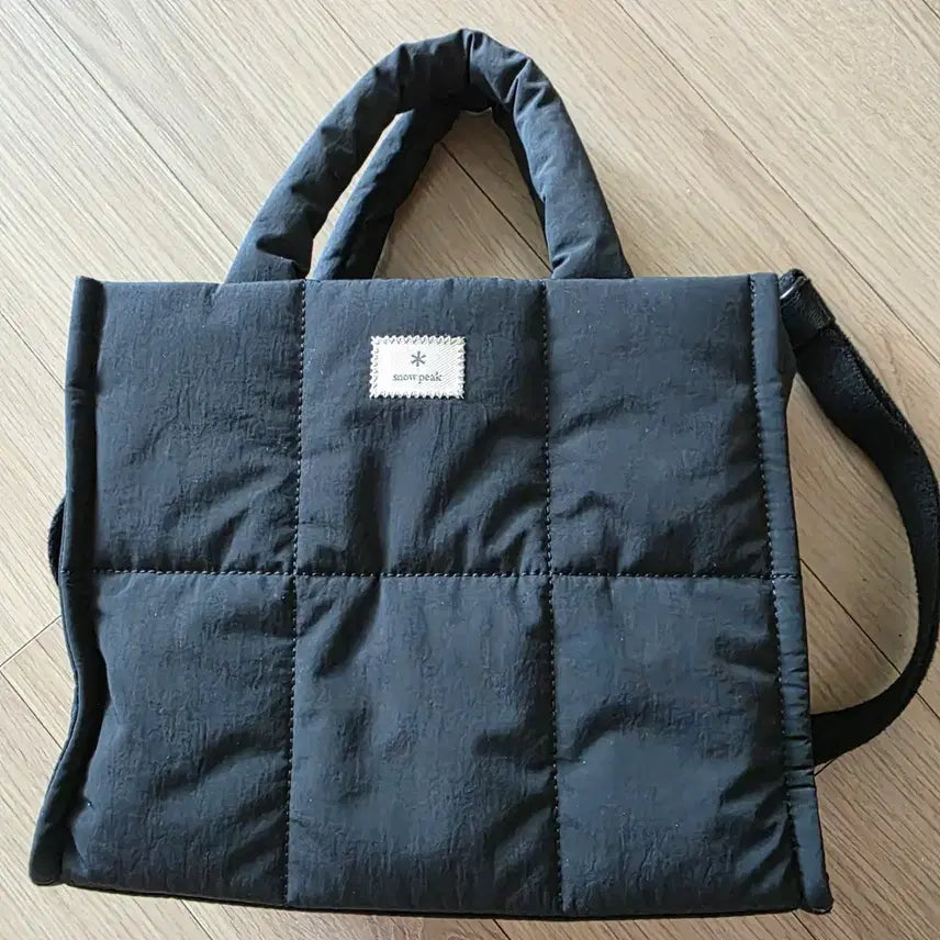[BUNJANG] Snow Peak Padded Tote Bag Black / 스노우피크 패딩 토트백 검정