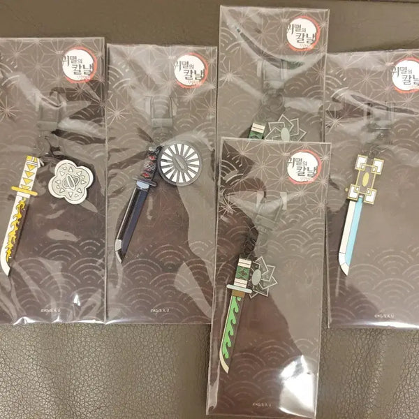 [BUNJANG] Demon Slayer: Kimetsu no Yaiba Nichirin Blade Keychain Set / (미사용)귀멸의칼날 메가박스 일륜도 귀칼 키링
